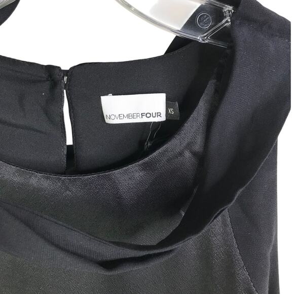 November Four Top Womens Size XS Black Shoulder Tie Sleeveless Button Back NWT - Picture 3 of 9